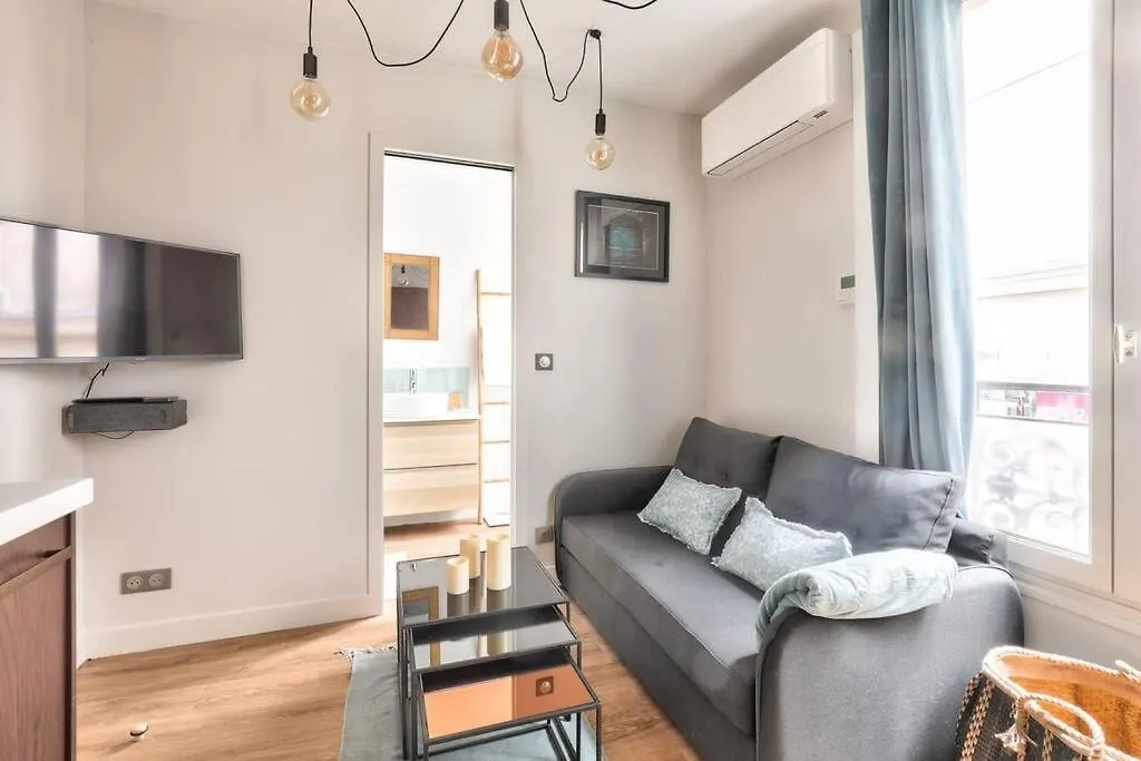 Cozy And Practical Apt In The 10Th Arrondissement Paris France
