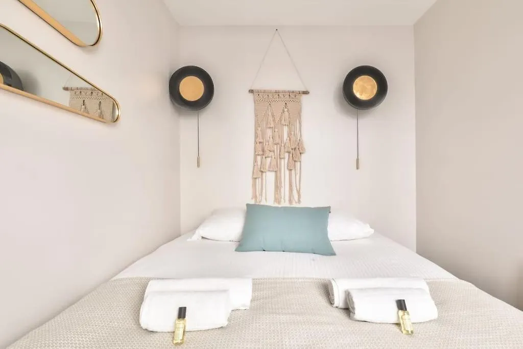 Cozy And Practical Apt In The 10Th Arrondissement Paris